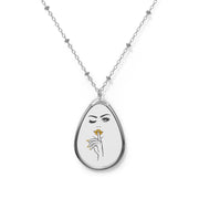 Serene Bombshell Elegant Oval Necklace with Chic Design