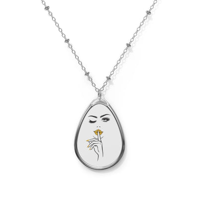 Serene Bombshell Elegant Oval Necklace with Chic Design